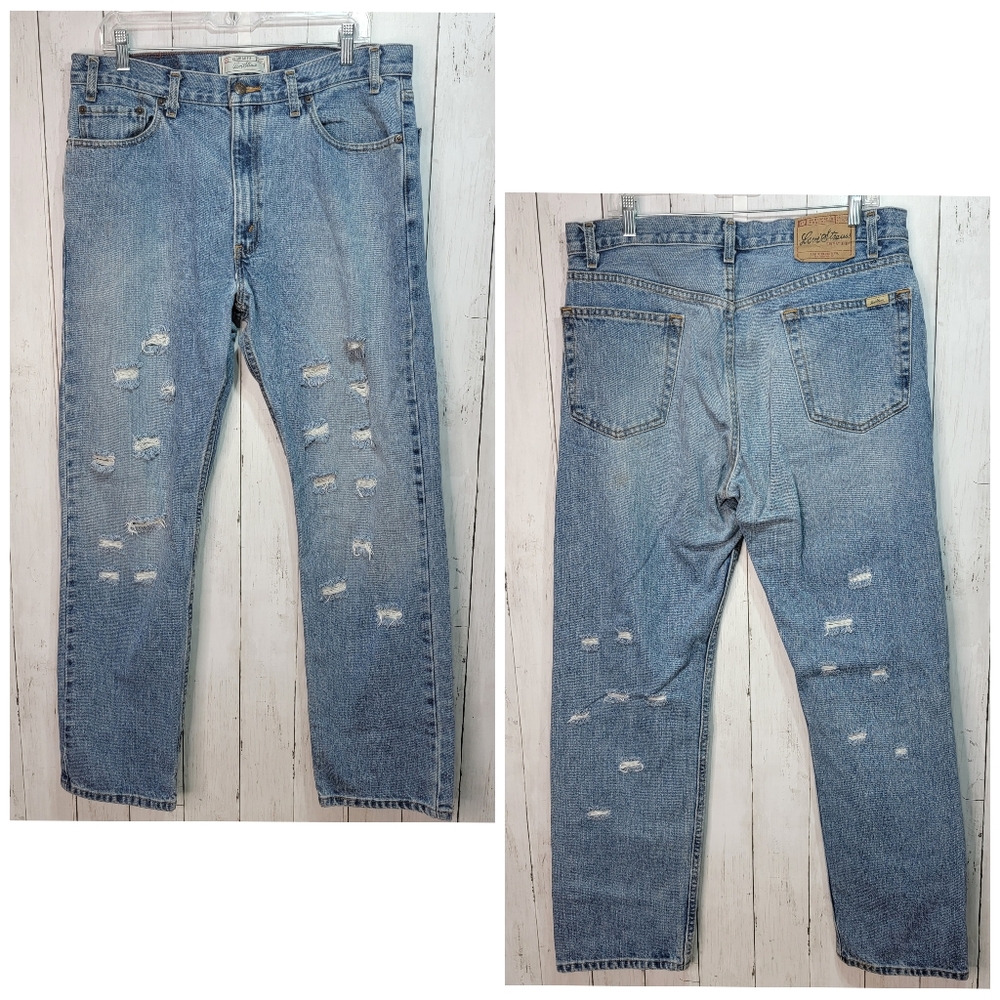 Levis Strauss Signature Men's Size 36 x 32 Straight Leg Regular Fit Denim Jeans.
